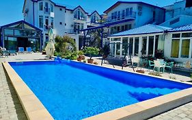 Отель Laguna Beach